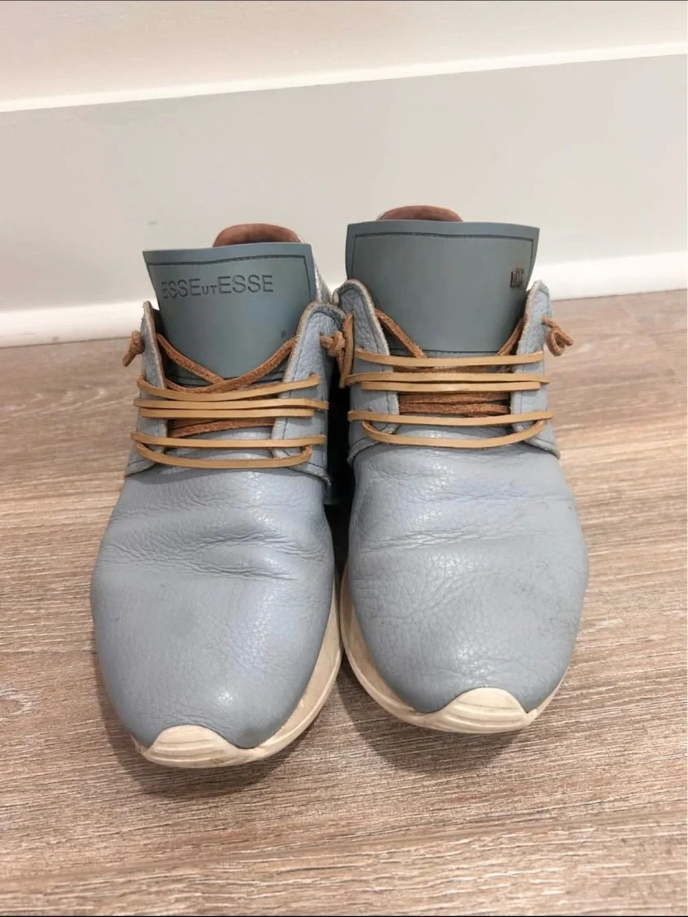 Esseutesse leather sneakers